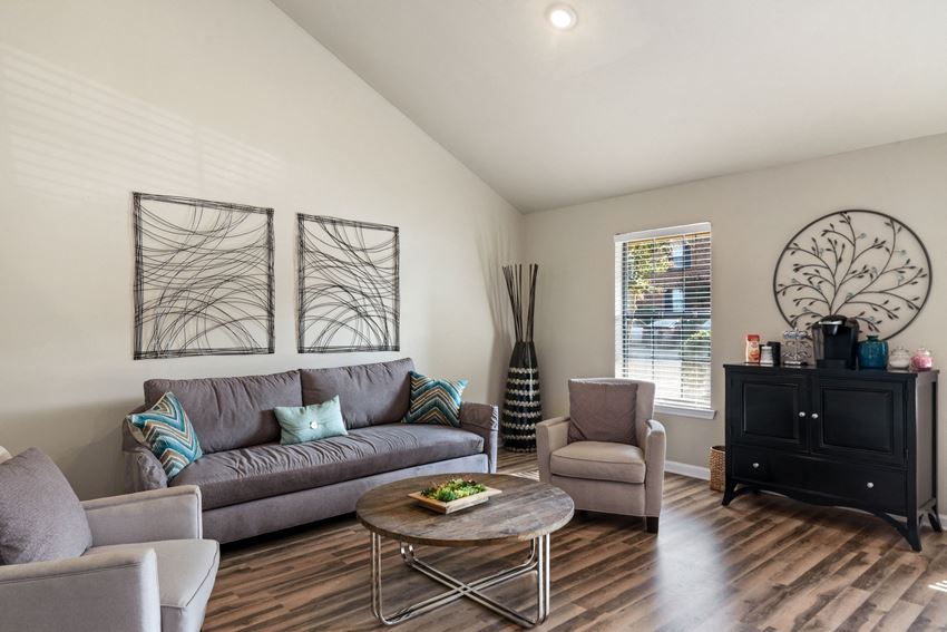 Laurel Valley Apartments, 4675 Old Lebanon Dirt Rd, Mount Juliet, TN